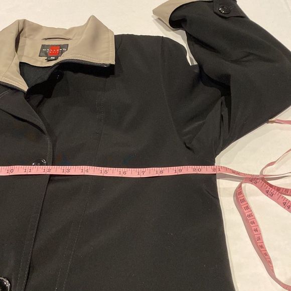 Waterproof trench coat style with removable warm lining size petite medium - Picture 8 of 13